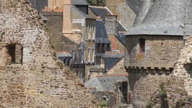 Blick durch die Festung von Fougères.
