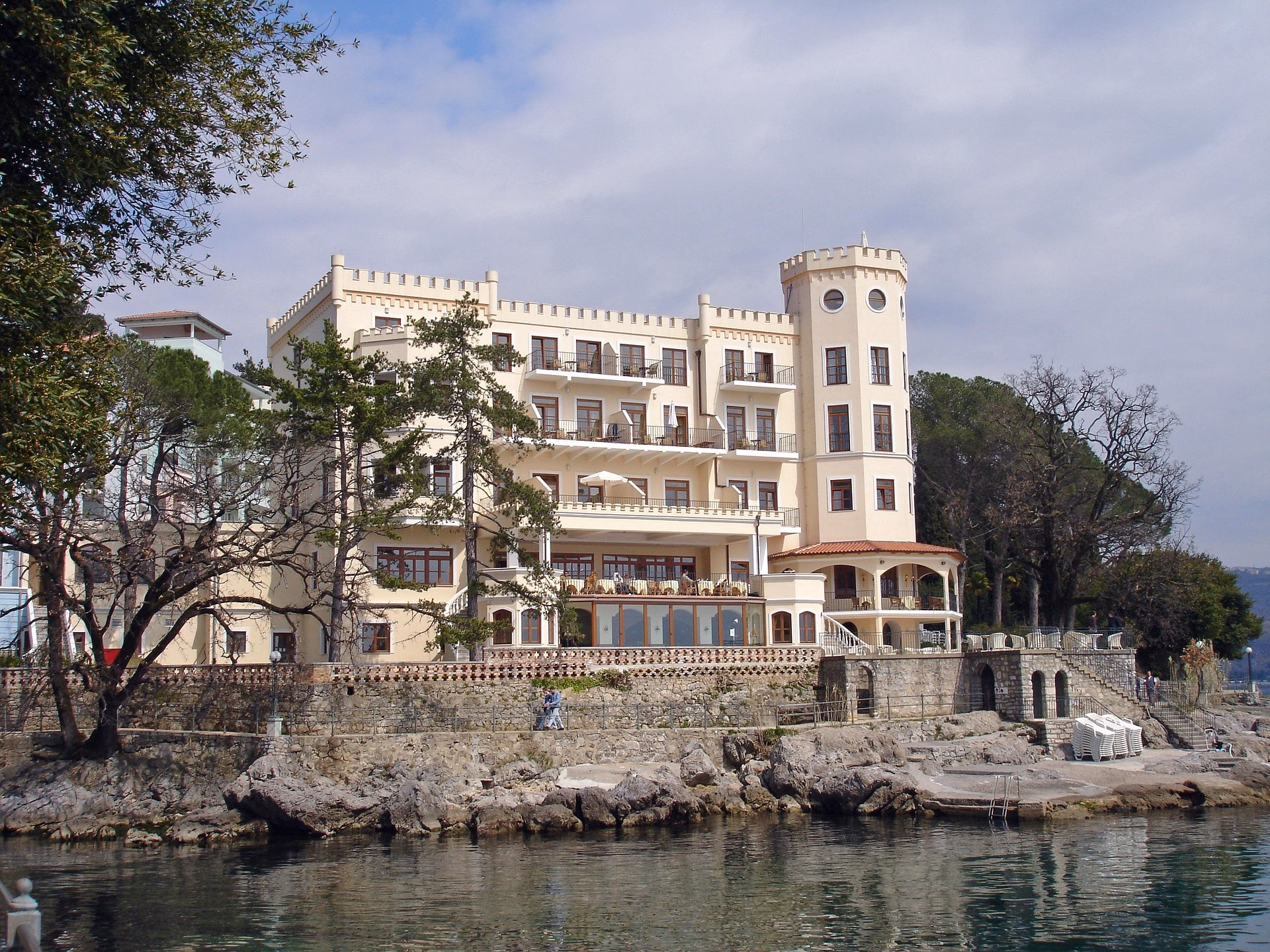 Das 4-Sterne-Hotel Miramar in Opatija. Bild: Pixabay/rvlasak