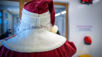 Besuch vom Weihnachtsmann: Viele Elemente, die das Weihnachtsfest auszeichnen, lassen sich auch ins Krankenhaus holen.