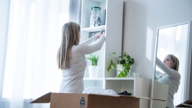 Nicht sicher, ob man sich von einer Sache trennen möchte? Dann ab in eine Kiste damit - vermisst man sie in den Wochen danach nicht, zeigt das: Kann ausgemistet werden.