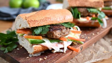 Bánh mì heißt auf Vietnamesisch Brot. In diesem stecken 22 Zutaten, die daraus ein intensiv würziges bis leicht süßliches Baguette machen.