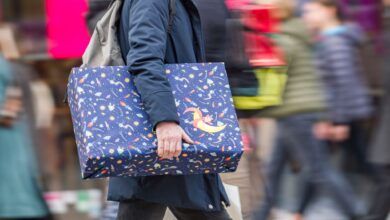 Zwei Drittel der Befragten lassen sich bei der Suche nach passenden Weihnachtsgeschenken von Freunden und Familie inspirieren.