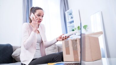 Zu wenig, zu spät, defekt: Zwischen der Bestellung von Waren im Internet und der Lieferung kann so einiges schiefgehen.