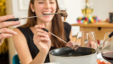 Beim Fleischfondue ist Vorsicht geboten, um eine sogenannte Kreuzkontamination zu vermeiden.