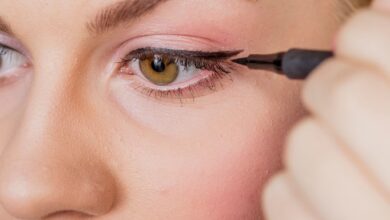 Insgesamt 14 schwarze Eyeliner hat Stiftung Warentest untersucht. Fazit: Die besten Eyeliner sind Stifte.
