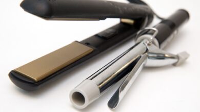 Es ist wichtig, Glätteisen und Lockenstäbe sicher und unzugänglich für Kinder aufzubewahren, um Risiken zu minimieren.