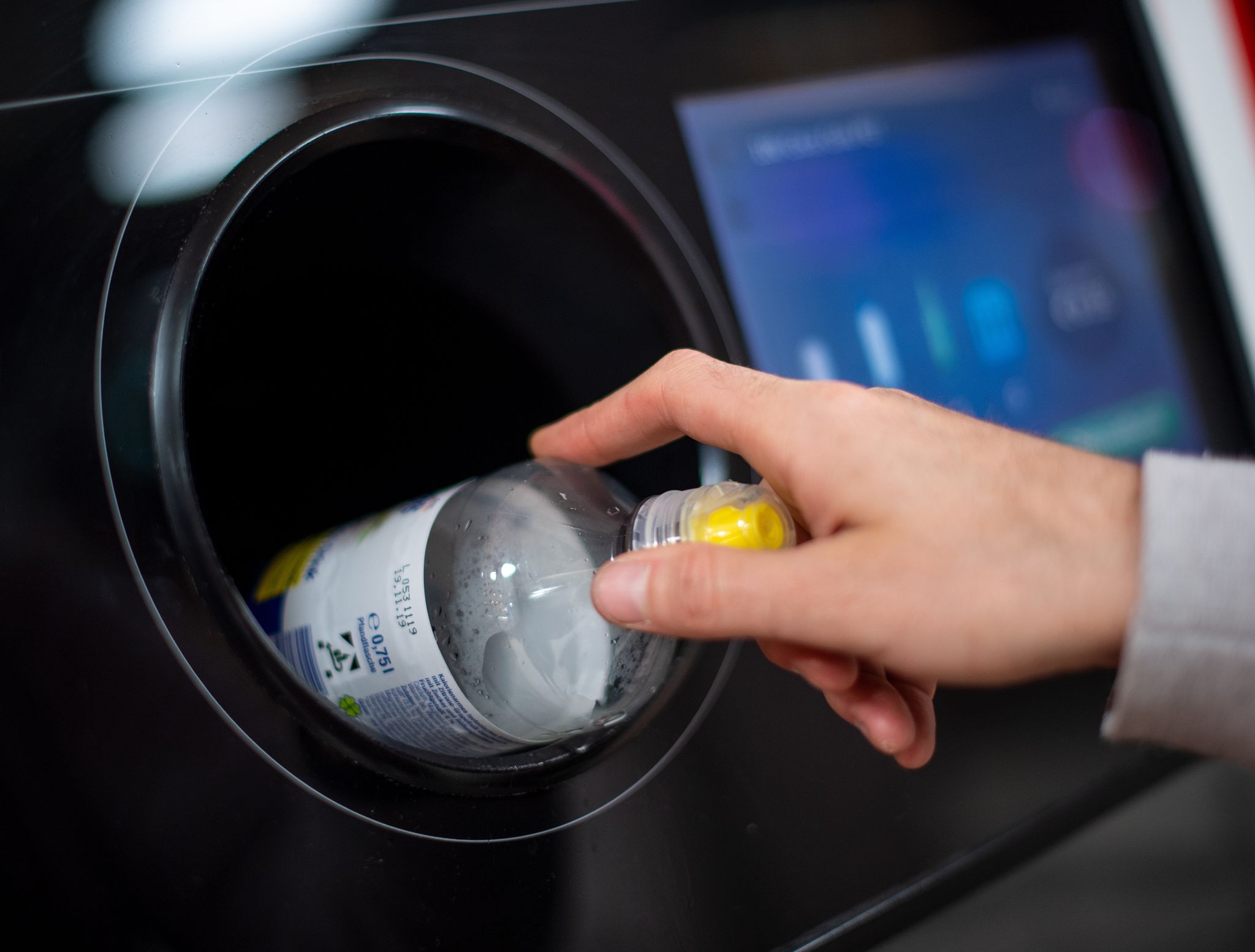 Was bislang für Saft-, Softdrink- oder Bierflaschen gilt, ist ab 2024 auch für Einwegplastikflaschen mit Milchprodukten Pflicht: Das Pfand.