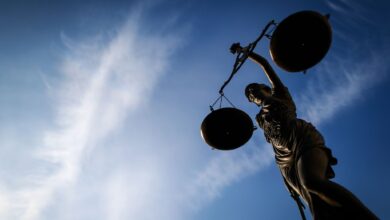 Eltern können für die vorzeitige Heimreise ihrer Kinder von Klassenfahrten zur Kasse gebeten werden, entschied das Verwaltungsgericht Berlin.