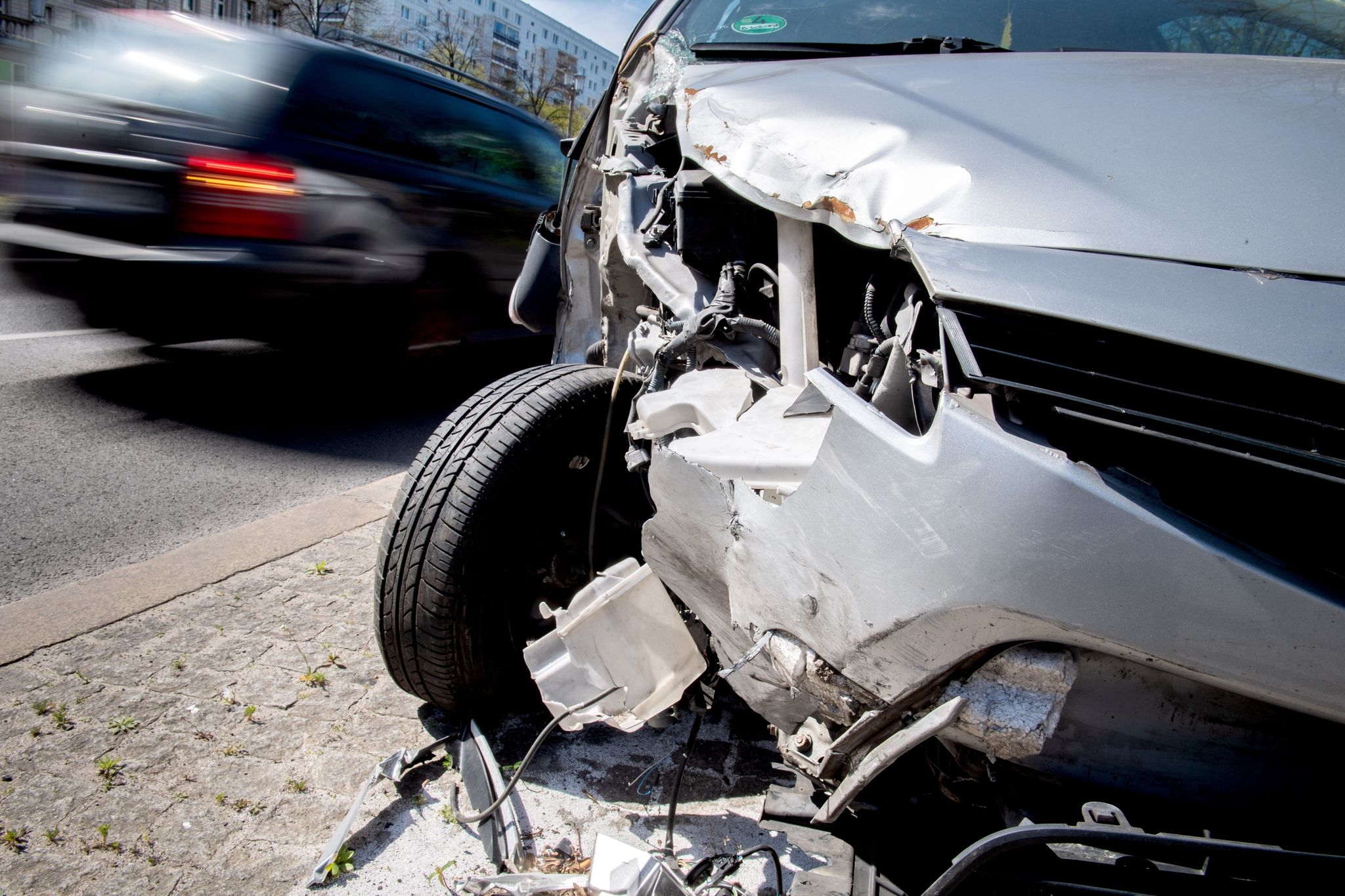 Da hat's gekracht: Probleme kann es auch mit der Versicherung geben, wenn man sich nach dem Unfall vom Ort des Geschehens entfernt.