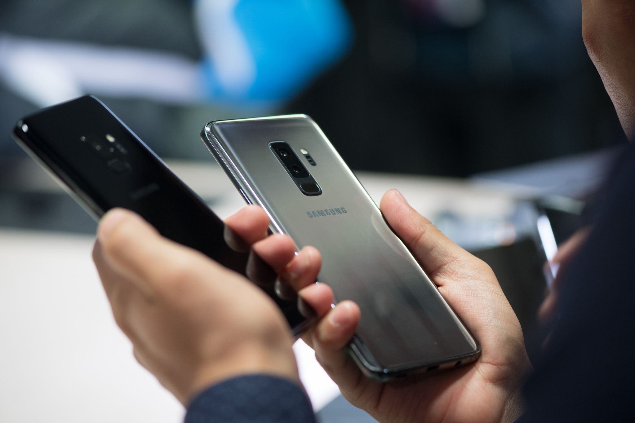 Sicherheitsrisiko: Manche Smartphones haben das Support-Ende erreicht, sensible Daten sollten darüber nicht mehr abgerufen werden.