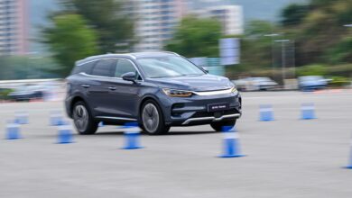 BYD bringt eine überarbeitete Version des Elektro-SUV Tang auf den Markt. Es gibt unter anderem mehr Akkukapazität und mehr Ladeleistung.