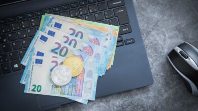 Zu schön, um wahr zu sein: Wenn Anlagen maximale Renditen bei minimalen Risiken versprechen, sollten Verbraucher skeptisch sein.