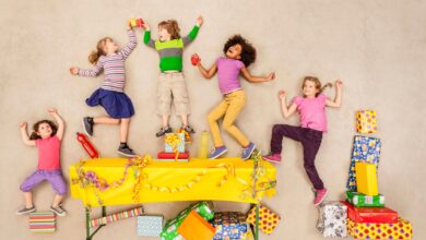 Kindergeburtstage scheinen immer mehr nach dem Motto gefeiert werden: Höher, weiter, spektakulärer. Das macht Eltern Druck.