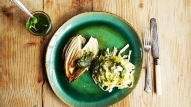 Mit zerlassener Butter im Ofen geröstet, werden die Blätter des Chicorée besonders schön knusprig.