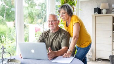 Ehepaare, die zwei Haushalte führen, müssen Rundfunkgebühren in der Regel nicht doppelt zahlen. Allerdings gibt es die Befreiung für die Zweitwohnung nur auf Antrag. (zu dpa: «Zweitwohnung: Rundfunkbeitrag wird oft gar nicht fällig»)
