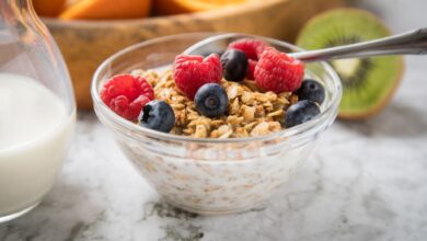 Beeren können perfekt pur ins Morgenmüsli gemischt werden.