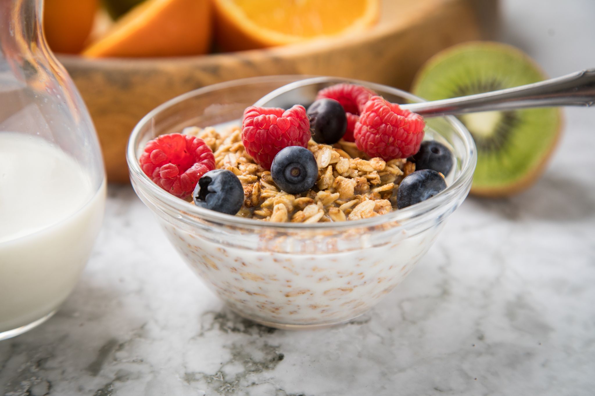 Beeren können perfekt pur ins Morgenmüsli gemischt werden.