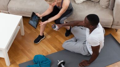 Experten raten zu gezielten Übungen für einen starken Beckenboden – Online-Tutorials und gemeinsames Training machen den Weg leichter.