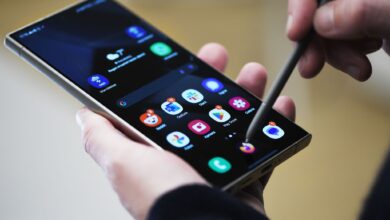 Titanrahmen, riesiges Display und ein Stift - das Samsung Galaxy S24 Ultra ist das Spitzenmodell der neuen S24-Serie.