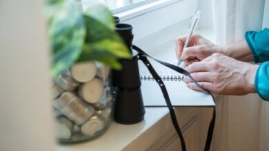 Schön aufschreiben: Auch eine private Anzeige über Ordnungswidrigkeiten kann ein Bußgeldverfahren in Gang bringen.