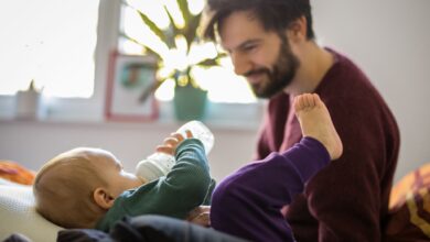 Männer stoßen in der Arbeitswelt immer noch auf Vorbehalte, wenn sie mehr als zwei oder drei Monate Elternzeit nehmen wollen.