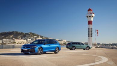 Die nächste Generation des Passat Variant bietet VW mit ergonomischerem Cockpit und neuen Plug-in-Hybridantrieben an.