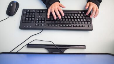 Mechanisch, mit Membran oder Scherenmechanik? Um eine angenehme Bürotastatur zu finden, die nicht zu laut ist, gilt die Devise: alles ausprobieren.