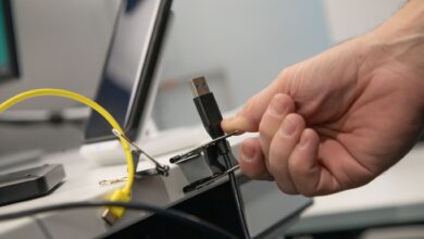 Aber aufgepasst: Für dickere Tischplatten eignen sich die Foldback-Klammern nicht.