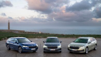 Skoda hat die vierte Generation des Superb als Limousine und Kombi mit Benzin, Diesel und Plug-in-Hybrid vorgestellt.