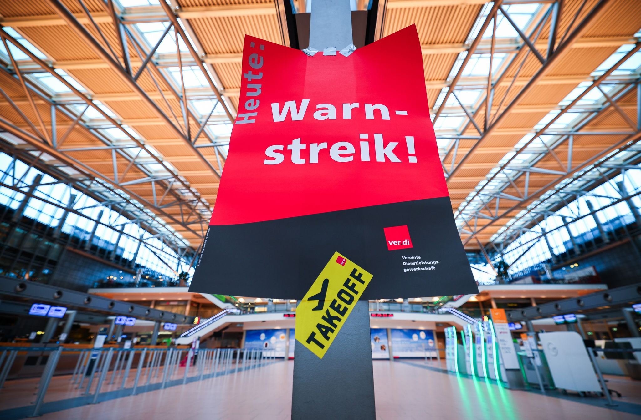 Ein Warnstreik des Sicherheitspersonals führt am Donnerstag zu Einschränkungen an vielen deutschen Flughäfen.