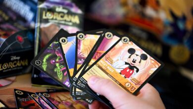 «Disney Lorcana» ist für mindestens zwei Spieler ab 8 Jahren konzipiert, die sich dann für bestimmte Charaktere entscheiden.