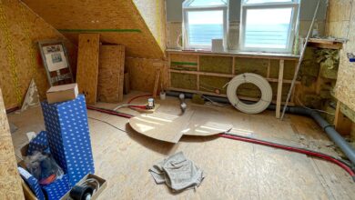 Wer etwa das Bad altersgerecht umbauen möchte, kann die Kosten dafür unter Umständen steuerlich geltend machen. Das Finanzamt will allerdings Nachweise, dass eine Maßnahme erforderlich war.