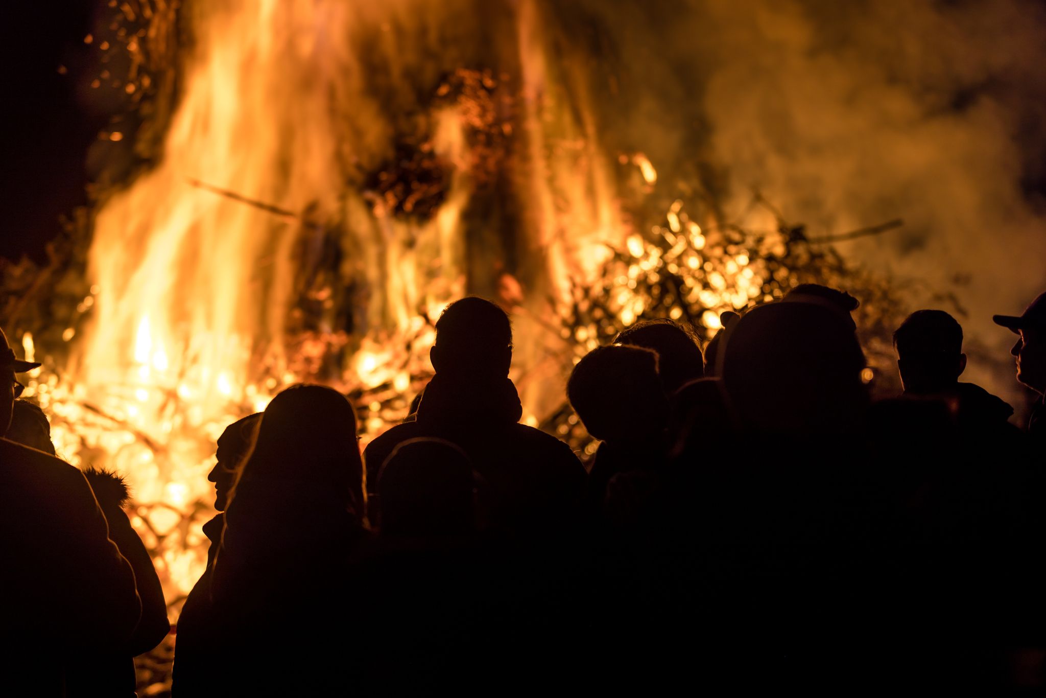 Beaufsichtigungspflicht: Ein offenes Feuer muss kontinuierlich überwacht werden - bis es ganz erloschen ist.