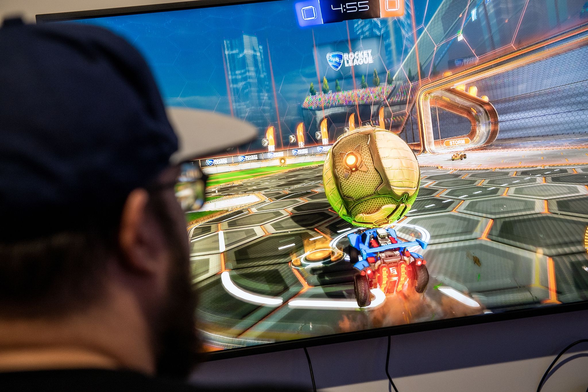 Gegen den Ball treten, das war gestern. In «Rocket League» wird gegen den Ball gefahren.