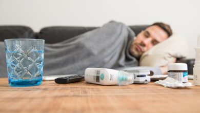 Bei einer Grippe soll man sich zwar schonen, der Gang zur Apotheke oder in den Supermarkt ist Beschäftigten aber trotzdem erlaubt.