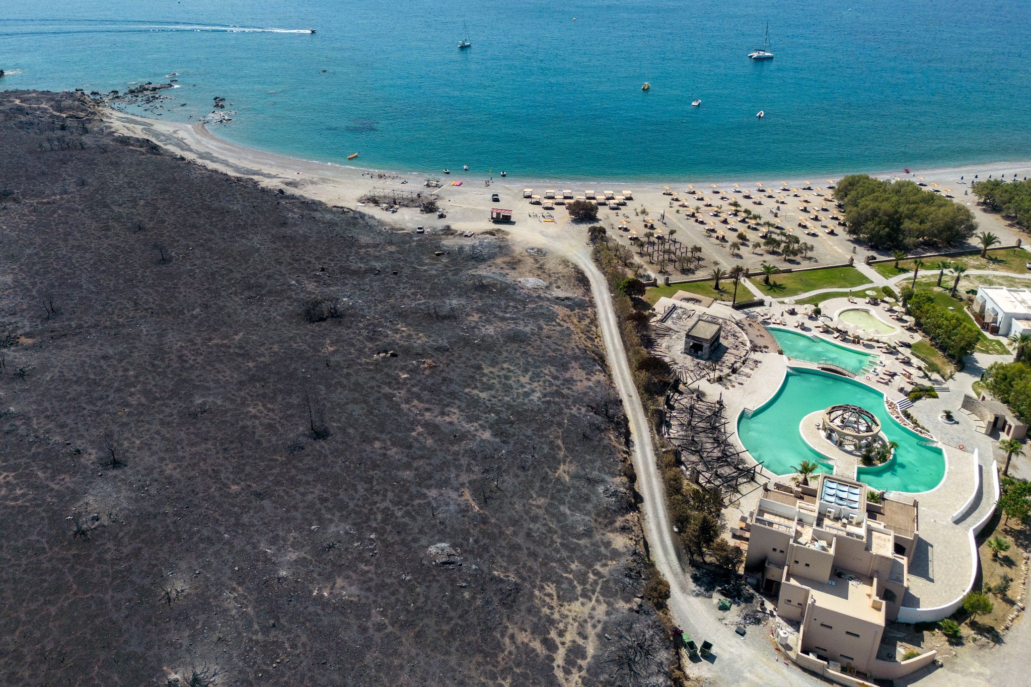 Gutscheine für einen einwöchigen Urlaub gehen nur an Touristen, die während der Waldbrände im Sommer 2023 aus Hotels evakuiert wurden.