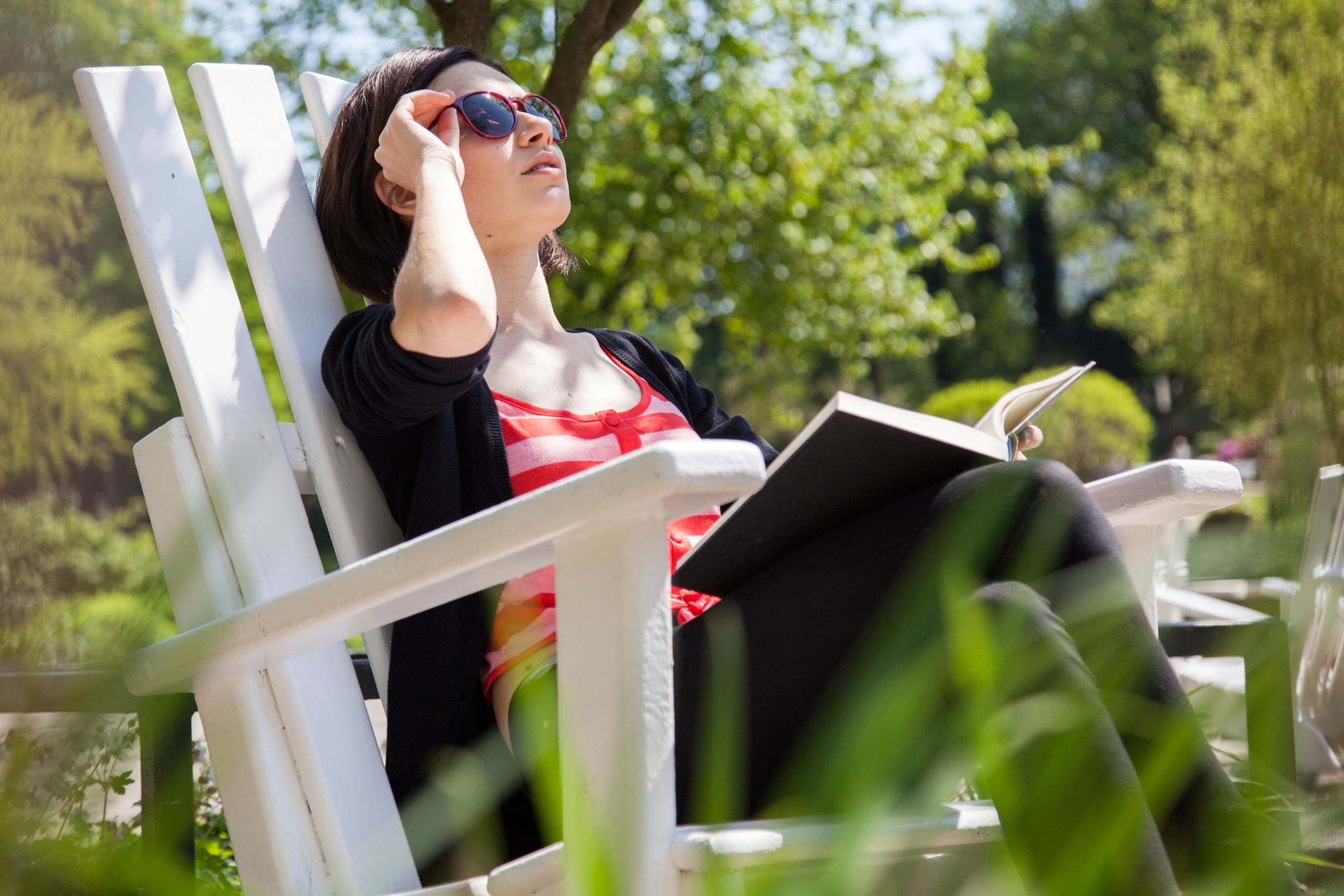 Bitte einschmieren: Im Frühjahr ist die Ozonkonzentration in der Atmosphäre geringer als im Sommer, weshalb man sich schnell einen Sonnenbrand zuziehen kann.