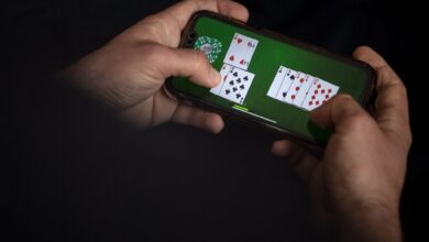 Das nächste Spiel ist auf dem Smartphone nur wenige Fingertipper entfernt und kann Abhängige schnell in Versuchung führen.