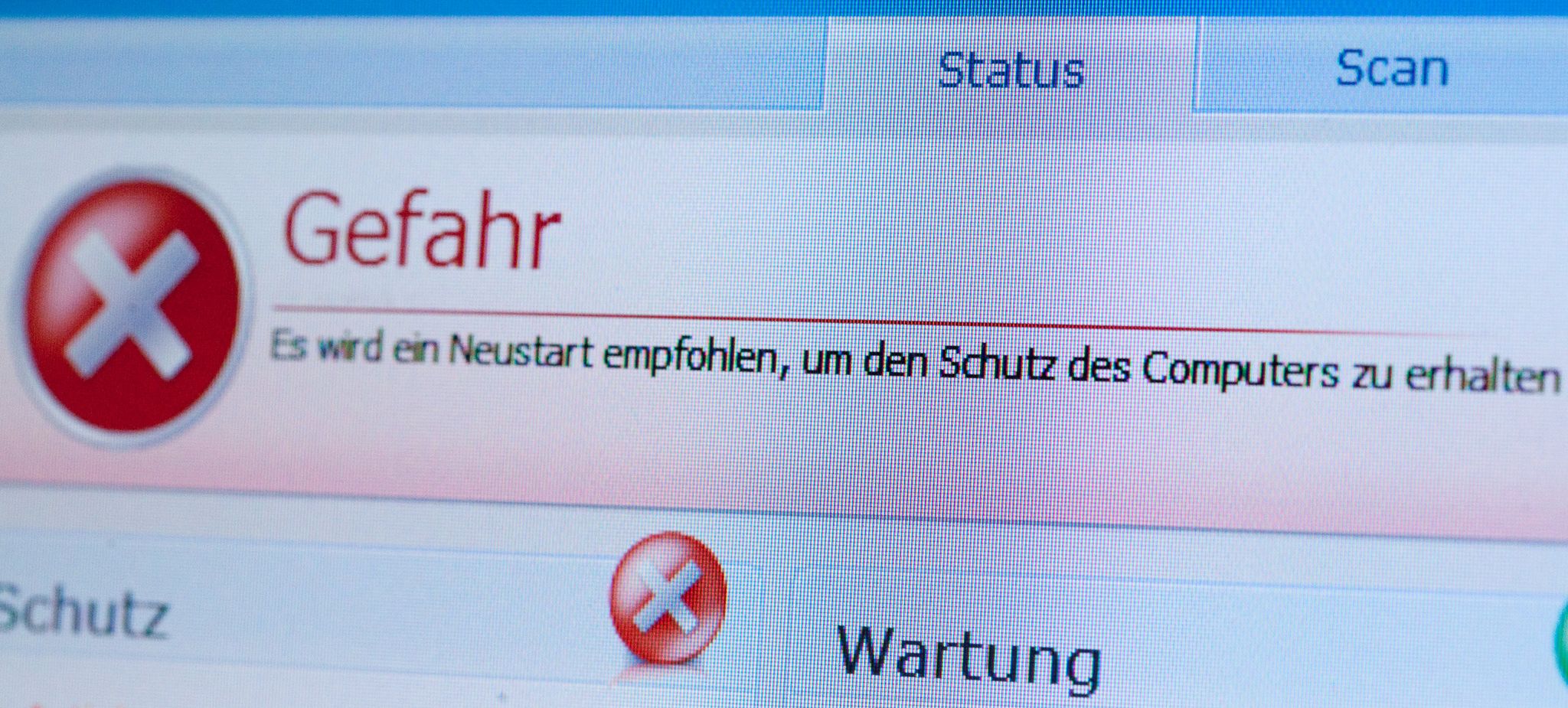 Gefahr im Verzug? Updates sind zum Schutz vor Schadsoftware ebenso empfehlenswert wie regelmäßige Backups wichtiger Daten.