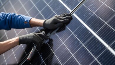 Die Installation einer PV-Anlage muss fachmännisch durchgeführt werden.