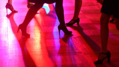 Schick gemacht: Für Anlässe wie Hochzeiten holen viele die hohen Schuhe aus dem Schrank. Doch wie übersteht man darauf eine Partynacht?