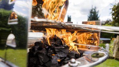 Den Grill ordentlich anheizen, das geht auch ohne Brennspiritus.