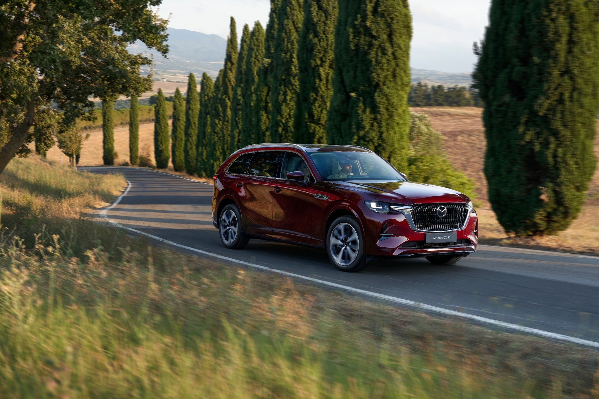 Der neue Mazda SUV CX-80 ist im Sommer als Plug-in-Hybrid und Diesel zu haben.