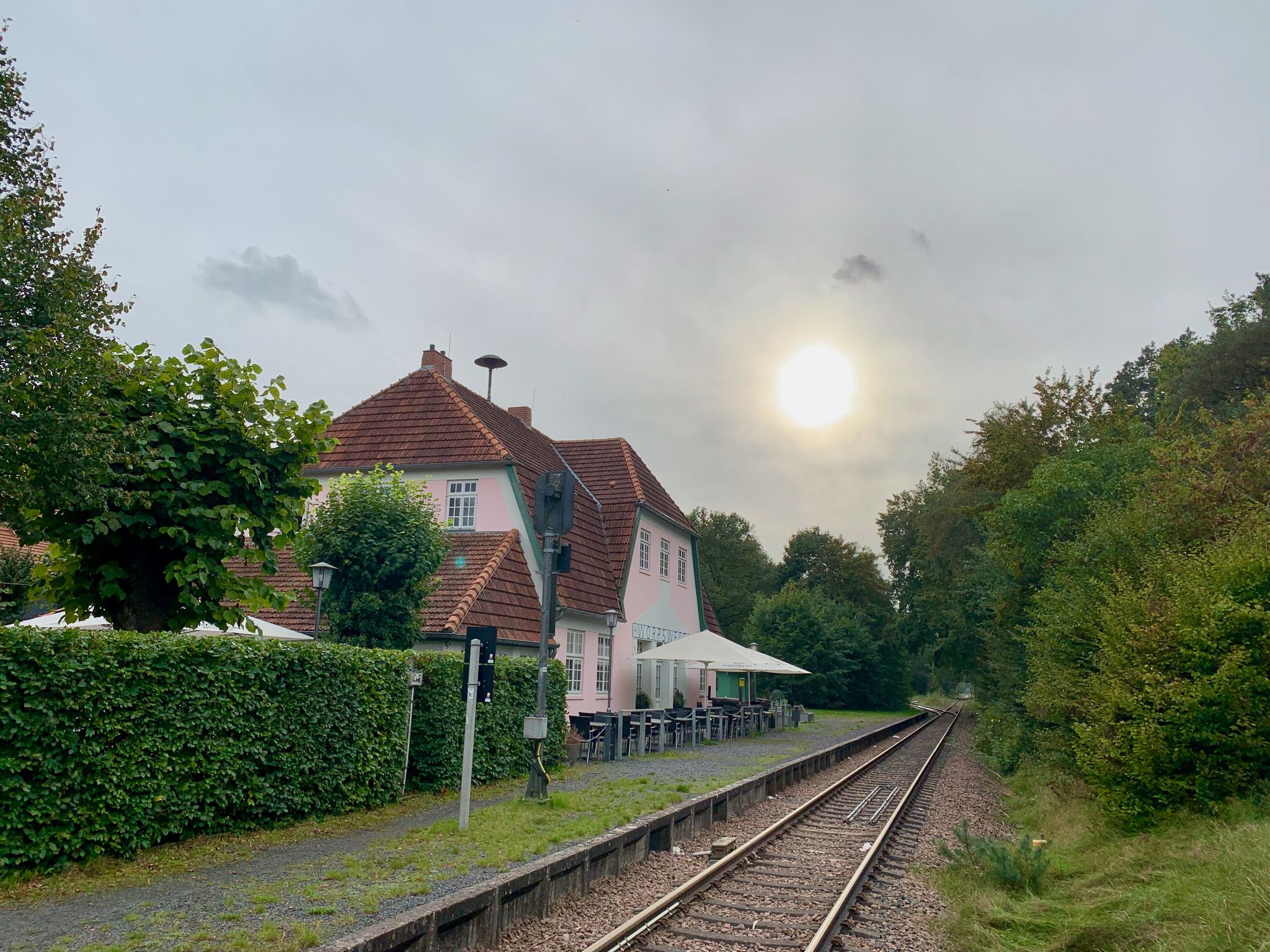 Vom Jugendstilkünstler Heinrich Vogeler entworfen: der Bahnhof in Worpswede.