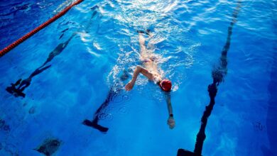 Die DLRG hat so viele Mitglieder wie noch nie. Die Menschen geben zum Beispiel Schwimmunterricht oder werden Rettungsschwimmer.