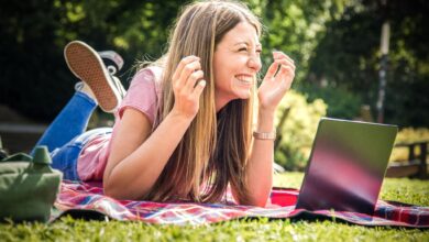 Fremdsprachen lernen - in einem sicheren Raum, ohne Angst vor Blamage: So lautet das Versprechen von KI-Sprachtrainern.