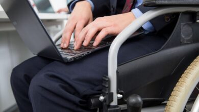 Eine Berufsunfähigkeitsversicherung schützt vor finanziellen Folgen bei Arbeitsunfähigkeit. Ein Urteil des Kammergerichts Berlin bestätigt, dass Teilzeitbeschäftigung den Anspruch auf Versicherungsleistung nicht beeinträchtigt.