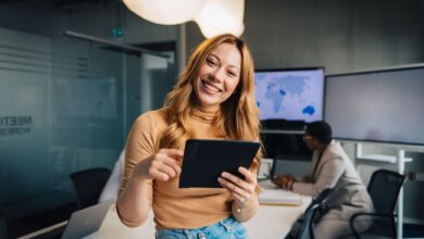 Werbung in eigener Sache: Wer einen potenziellen Arbeitgeber überzeugen will, sollte im Anschreiben klarmachen, welchen Mehrwert er oder sie für das Unternehmen mitbringt.