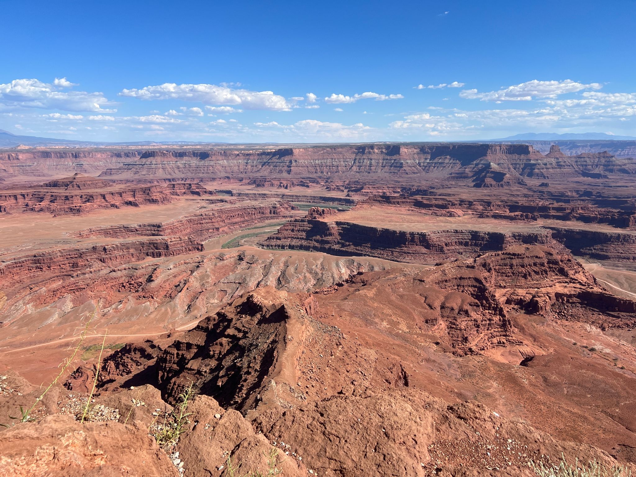 Viel Stein, wenig Wasser: Tief unten schlängelt sich der Colorado River durch den Dead Horse Point State Park.