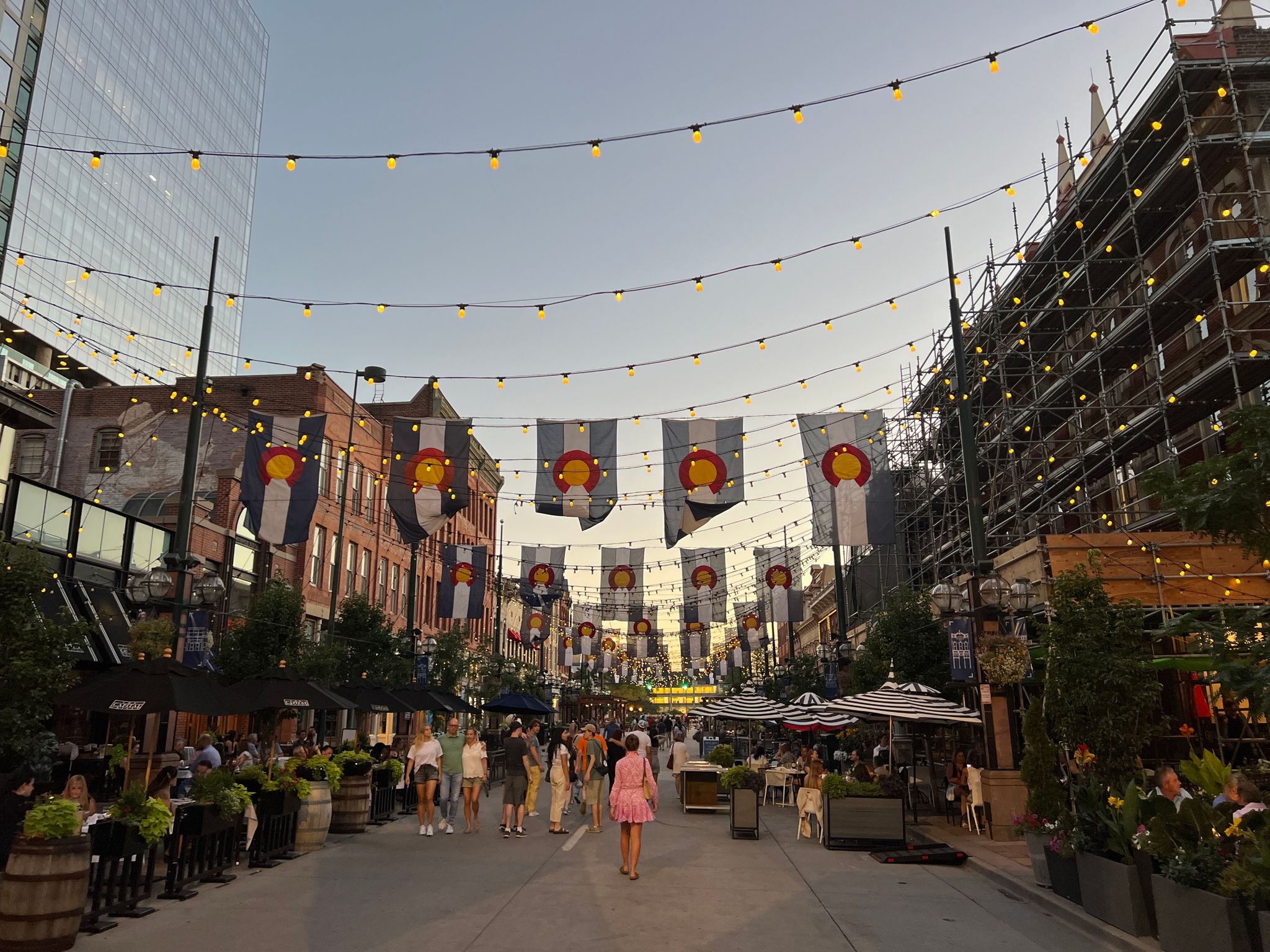 Die Stadt Denver liegt ungefähr eine Meile über dem Meeresspiegel, das sind rund 1,6 Kilometer. Ihr naheliegender Spitzname: Mile High City.